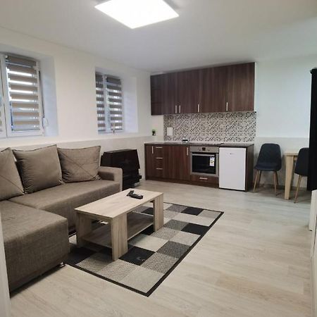 Kraguj Apartman 2 克拉古耶瓦茨 外观 照片