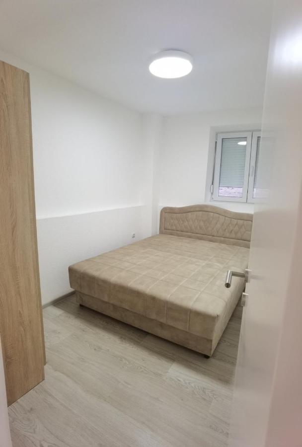 Kraguj Apartman 2 克拉古耶瓦茨 外观 照片